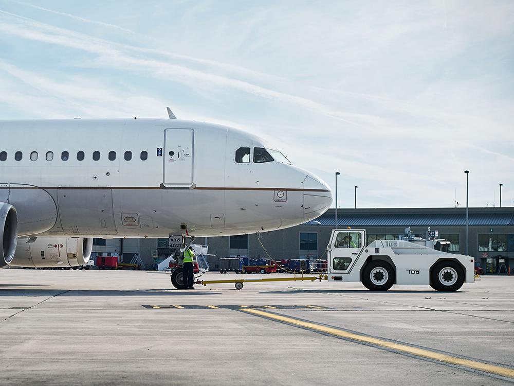 Textron GSE - TUG GT-35 - Conventional Pushback - Max Drawbar